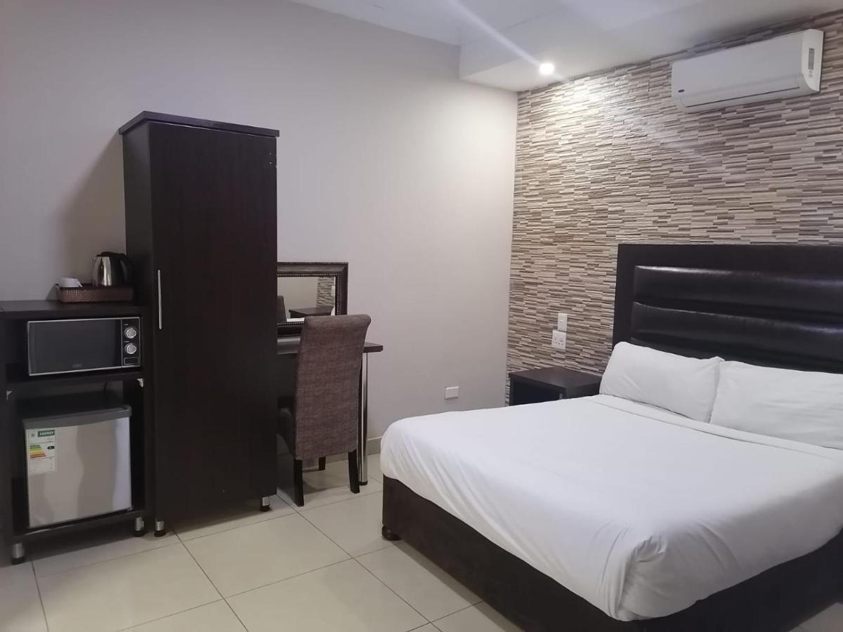 Bayside Hotel & Self Catering 110 West Street Дърбан Екстериор снимка
